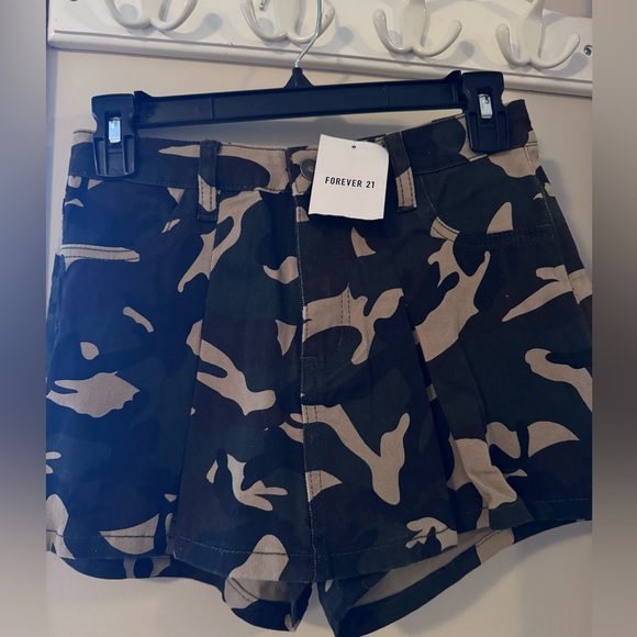 Forever 21 Camouflage Skort - Picture 2 of 4